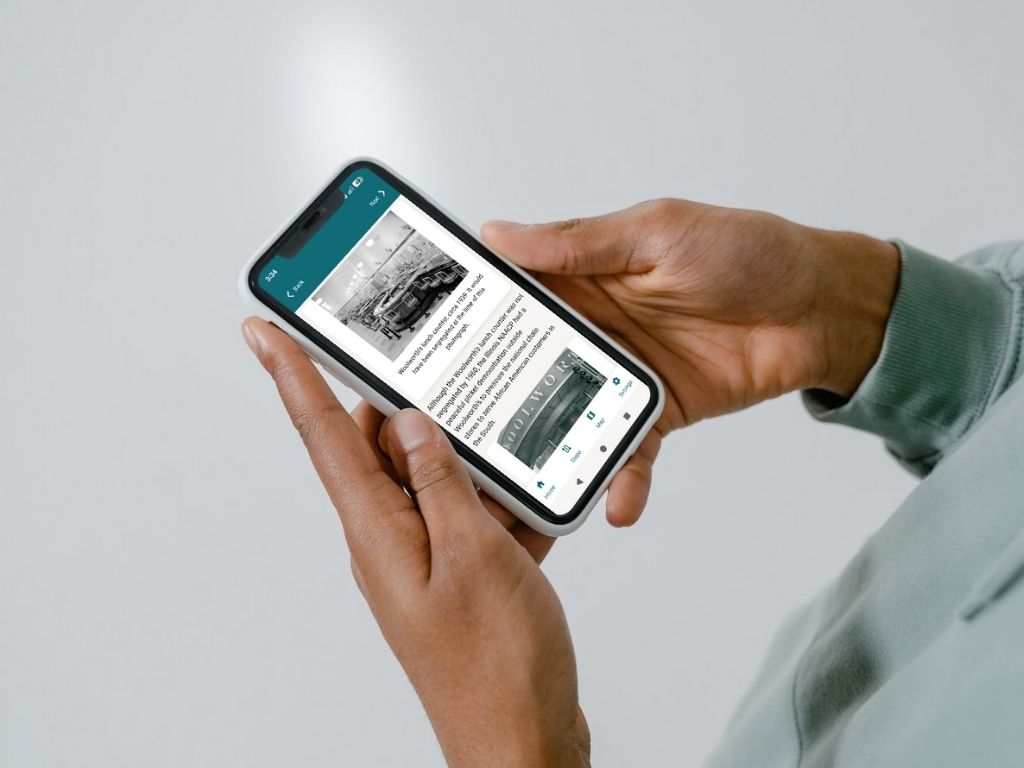 Photo of Tourient in use on a phone